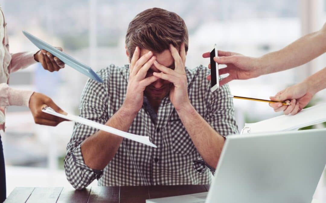 ¿Cómo identificar y manejar el estrés laboral?